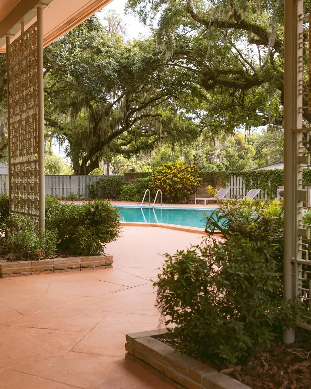 Pool detail 1